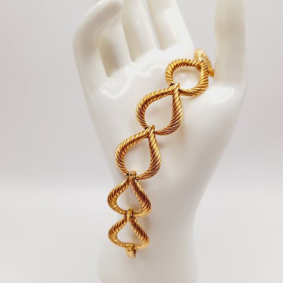 Vintage Crown Trifari Gold Link Bracelet, Twisted Rope Open Loop Design, 7 Inch - Picture 3 of 10